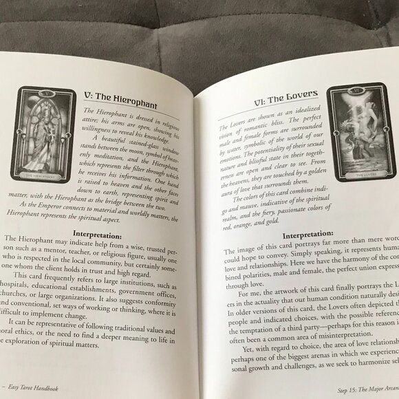 Easy Tarot Kit featuring Gilded Tarot Ciro Marchetti & Spread Sheet - Picture 11 of 11